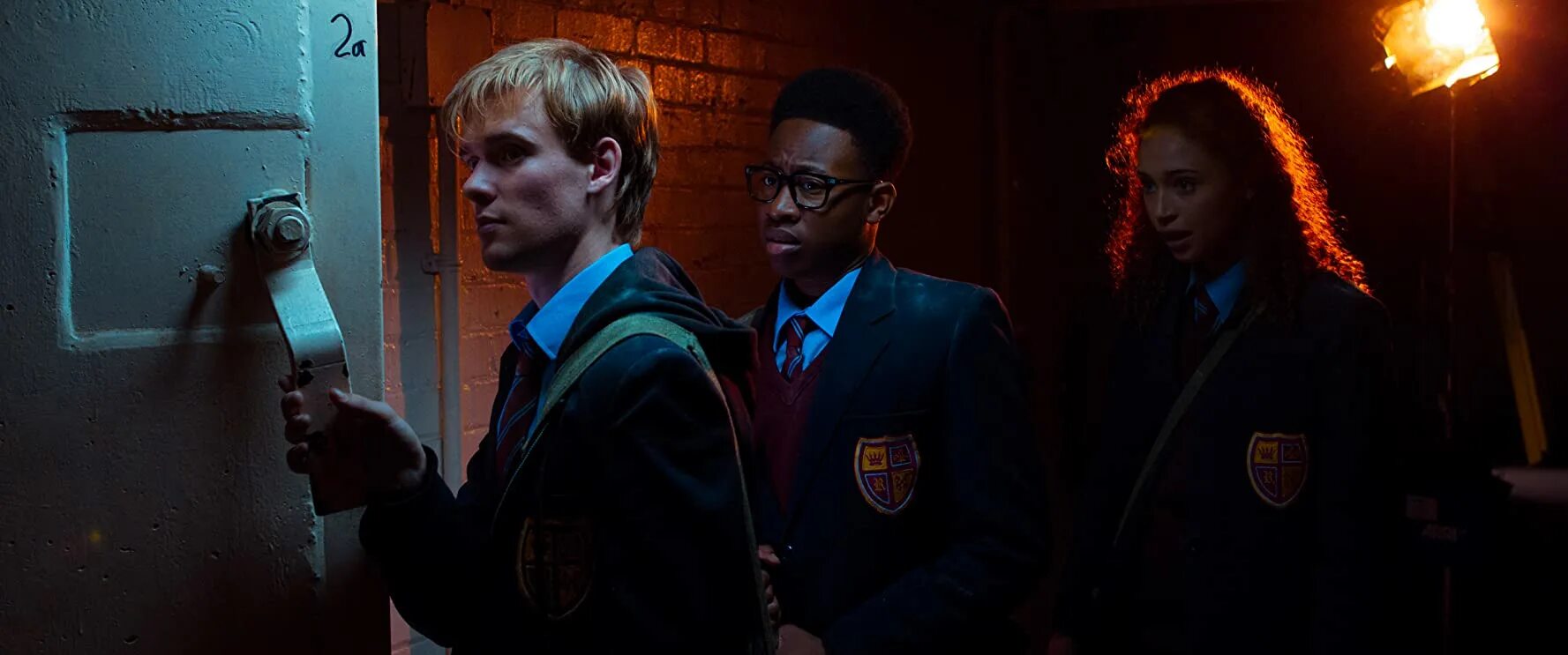 Кадры-успеть за 2 часа. Успеть за две недели сериал 2020. Успей за два часа. Успеть за два часа фильм. Успеть за час.