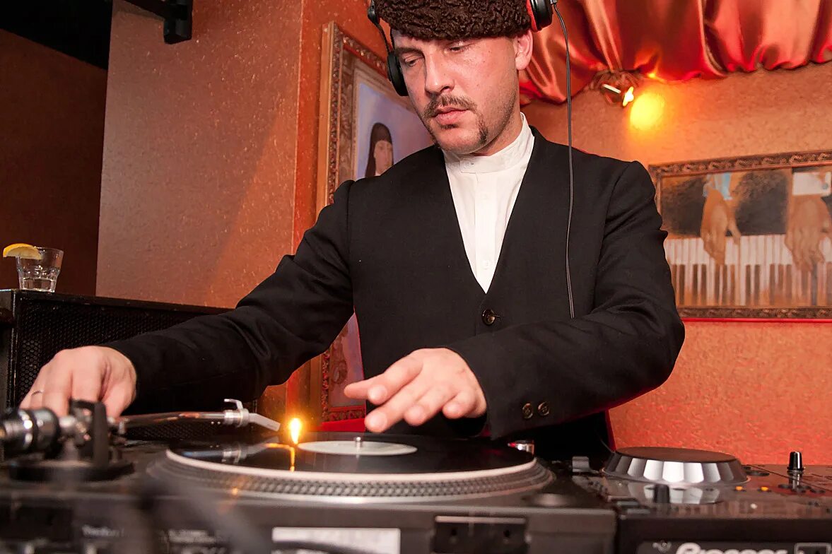 Dj list. Дж лист. александр лист. диджей list. dj list фото.