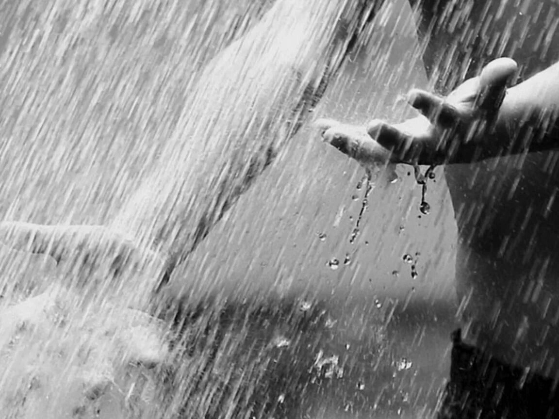 Дождь. Дождь картинки. Плачет под дождем. Слёзы в Дожде.