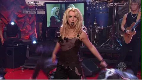 Britney me against the music