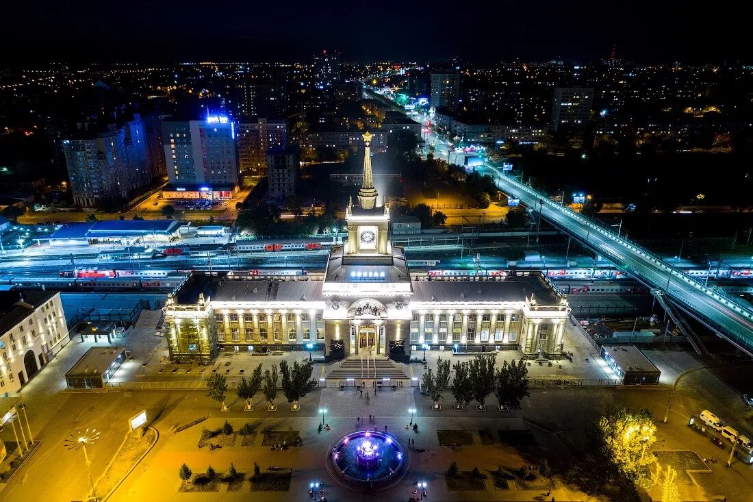 Волгоград. Волгоград центр ночью. Волгоград ночью центр города. Волгоград современный. Волгоград современный город.