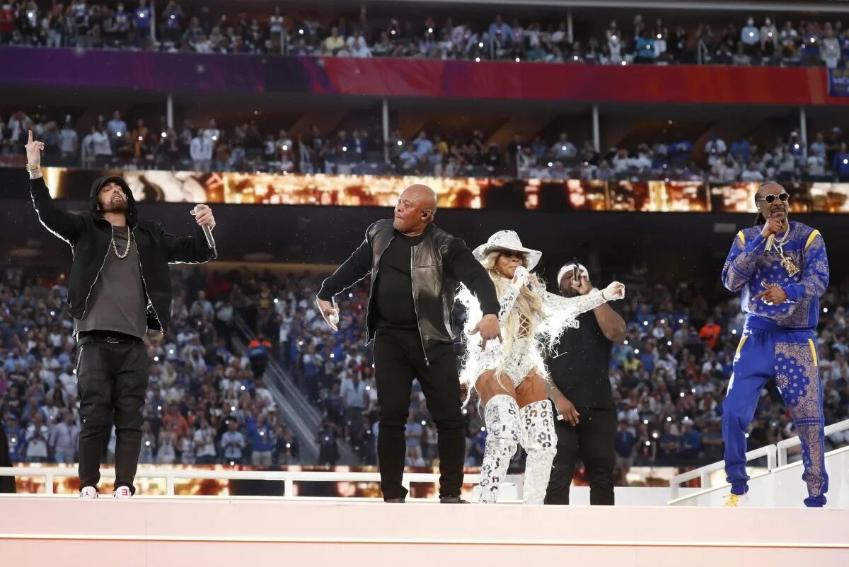 Super bowl show. Eminem super bowl 2025. снуп дог на супер боул. kendrick lamar super bowl. dr dre super bowl.