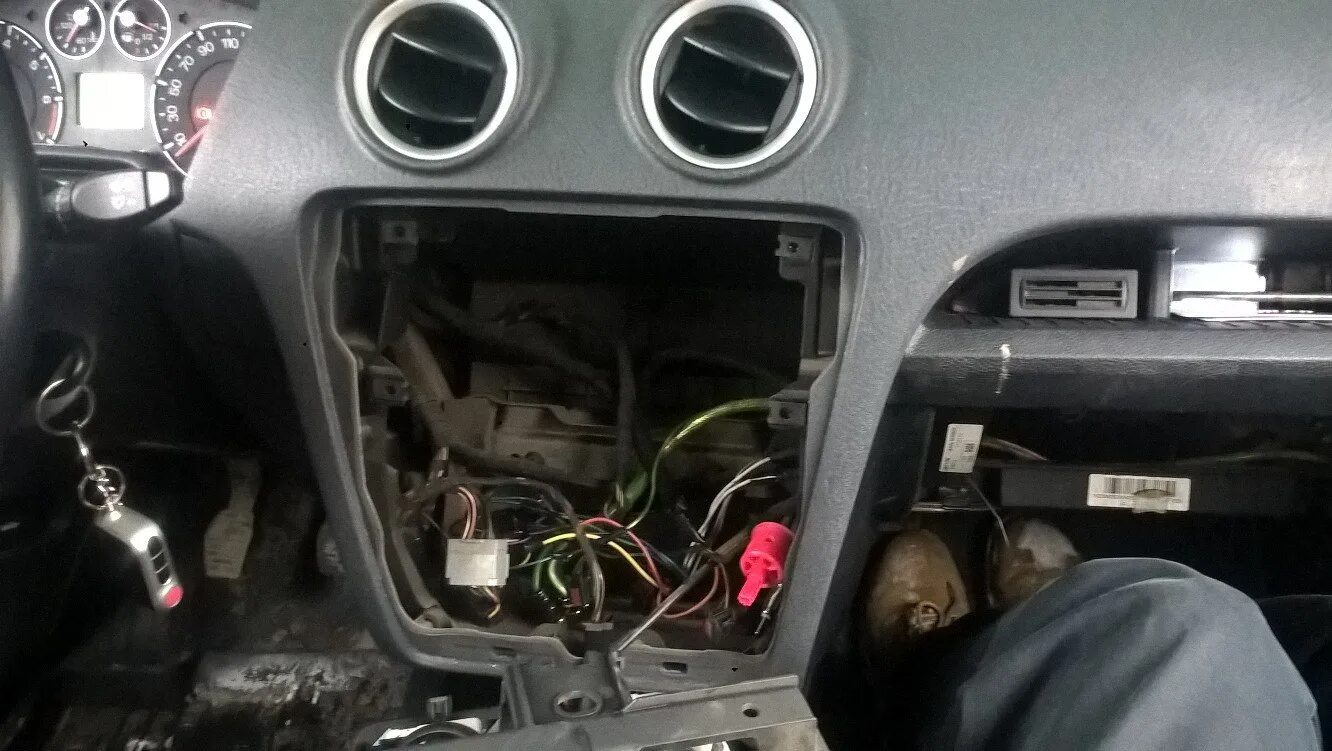 Как снять панель ford fusion Removal and installation of the instrument panel (Body / Interior / Ford Fusion