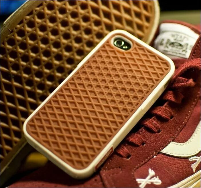 Самые крутые чехлы в мире. Чехол Ванс для айфон. Чехол на iphone 7 vans. Чехол подошва Ванс. Чехол Ванс на айфон 7 плюс.