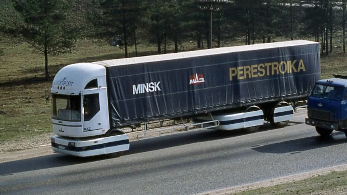 Маз 2000 года. Маз 2000. Маз-2000 грузовой автомобиль. Маз 2000 перестройка салон. Маз-2000 «перестро́йка».