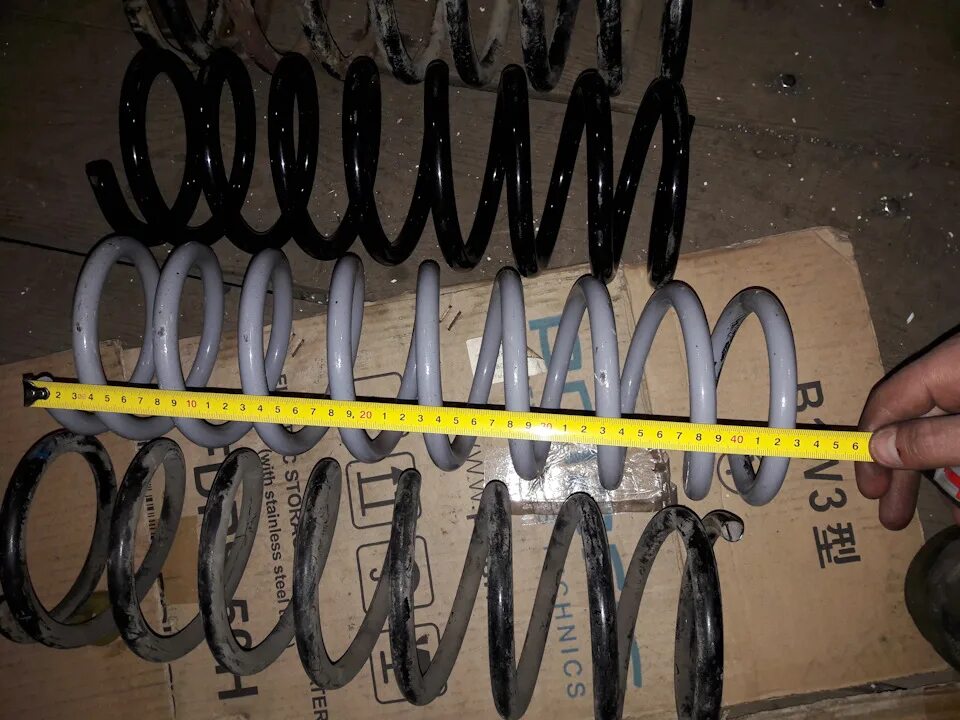 Длина передней пружины. Нива 2123 пружины kyb. Дастер 2. Пружины газ 3110. Нива шевроле пружины задние + 50.