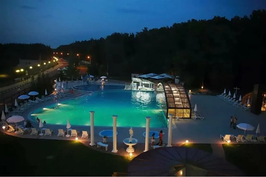 Отель белогорье в белгороде. Бассейн белогорье белгород. Волейболисты белогорья. Сайт белогорье белгород. Белогорье (волейбольный клуб) игроки вк «белогорье».