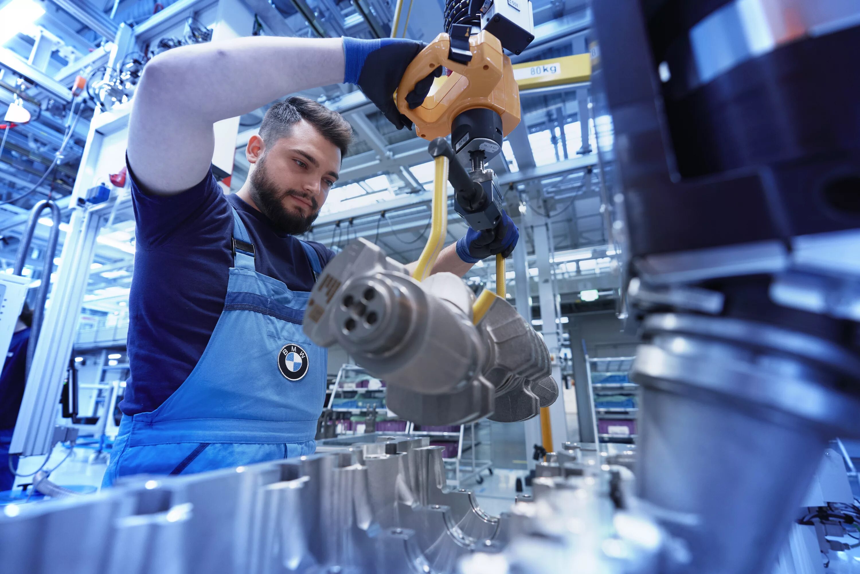 Предприятия по металлообработке. Инженер на производстве. Обрабатывающая промышленность. Production engineering. Применение графических технологий в аэрокосмическая промышленность.