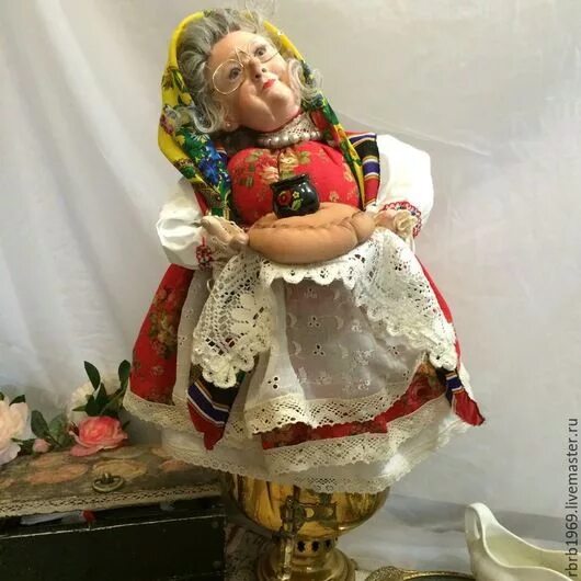 Старинная самоварная кукла. Кукла на чайник. Старинная самоварная кукла. Кукла баба на самовар. Старинная самоварная кукла.