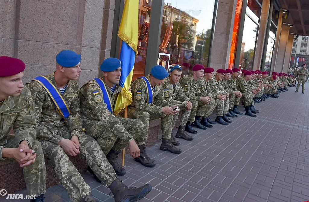 Войска национальной гвардии украины. Форма украинских войск. Национальная гвардия украины. Форма солдат украины. Национальная гвардия украины солдат.