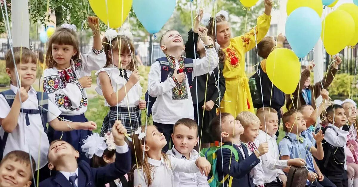 Школа по украински. Школа по украински. Украинские дети в школе. Украинские дети в школе. Школа по украински.