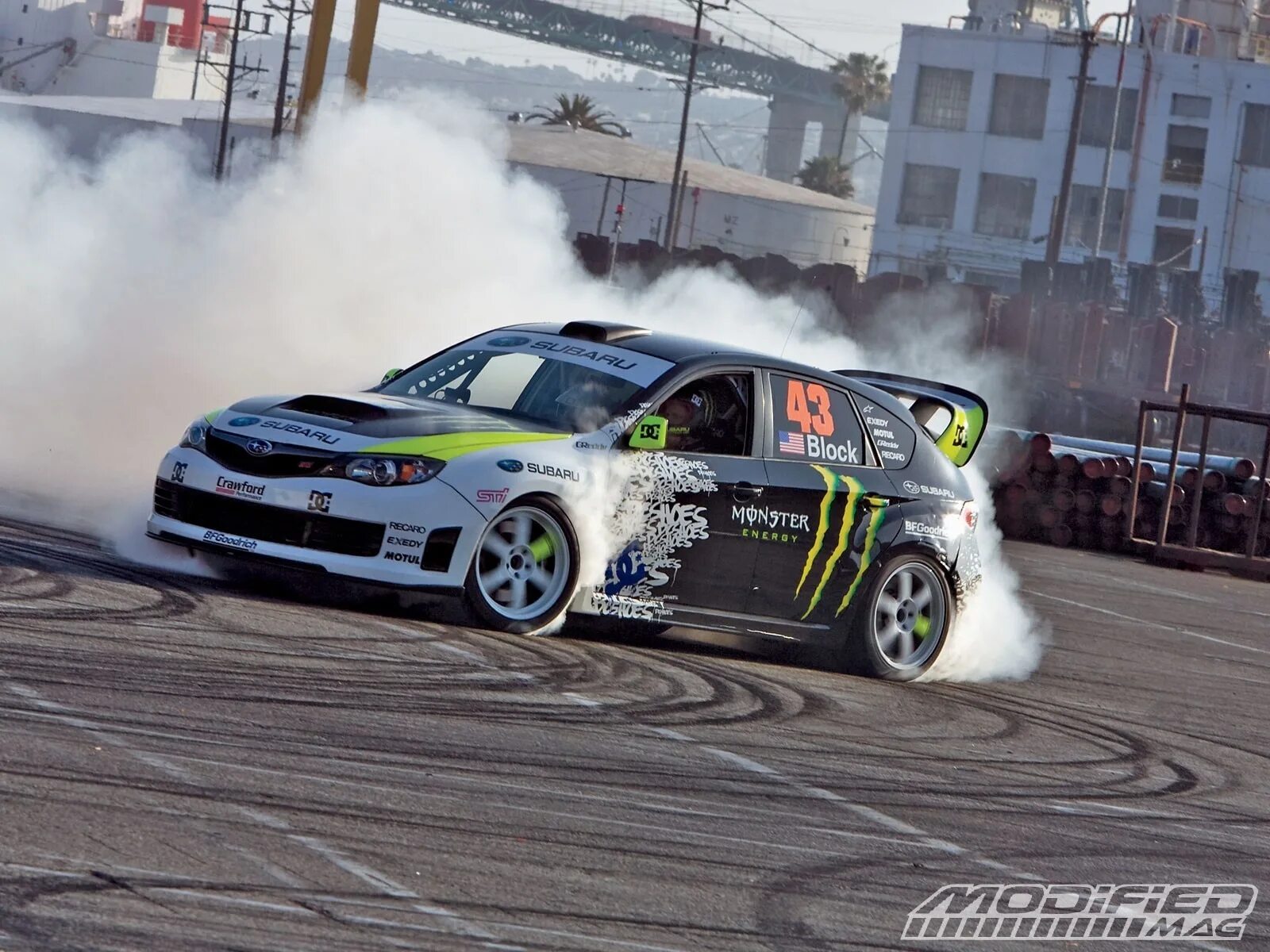 Дрифт очень крутой. Субару импреза дрифт. ken block subaru impreza wrx. subaru impreza wrx sti дрифт. кен блок субару.