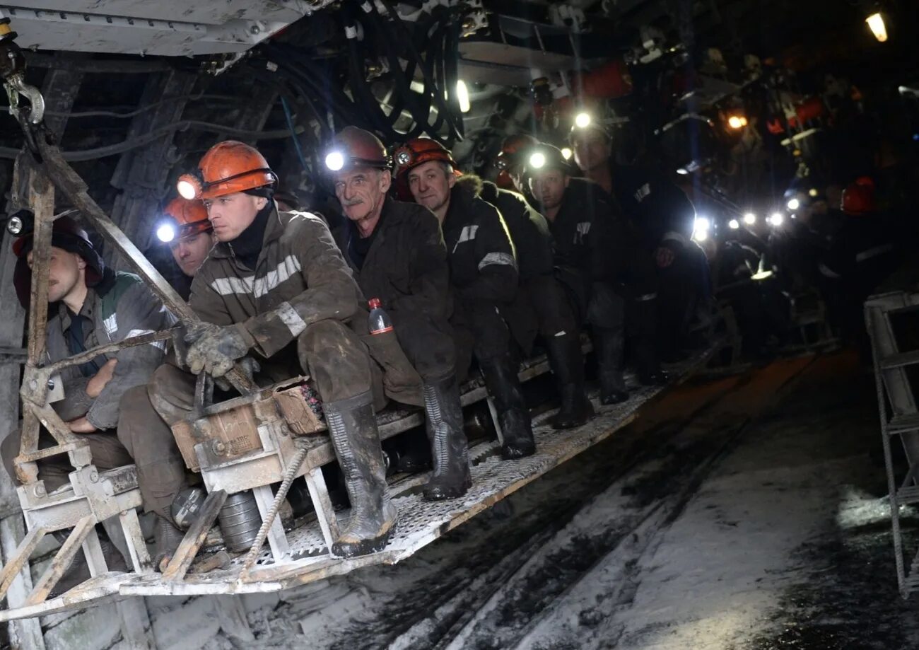 Теренсай шахта. Работа шахты охрана. Охрана труда на шахте. Женский труд в шахте. Управление объектов по охране объектов гмк норильский никель.