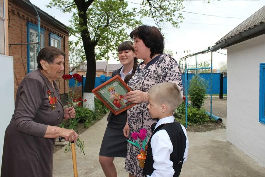 Краснодарский край новопокровский район п новопокровский. Малокубанский поселок Новопокровский район. Новопокровский КЦСОН.