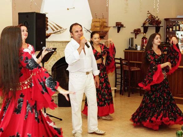 стиль фалляхи. цыгане красноярск ансамбль. цыгане красноярск. цыганский. цыганская дорога красноярск.