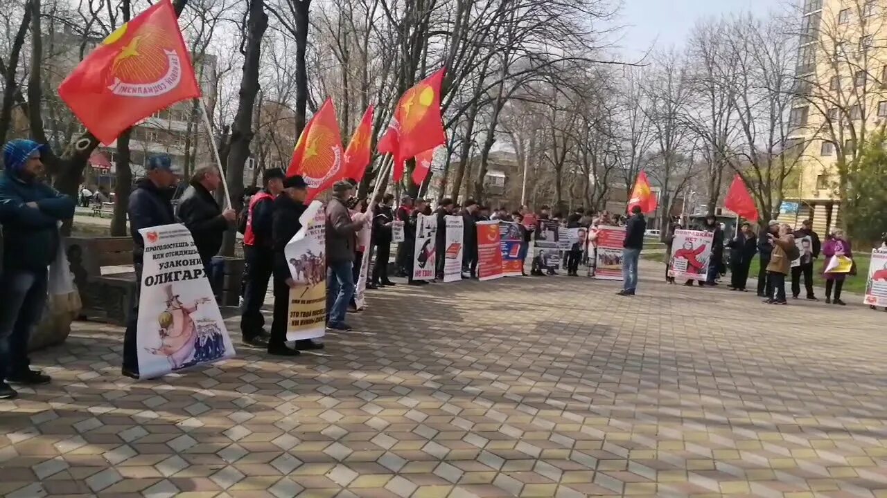 Митинг ростов сегодня. Протесты в Ростове. Митинг в Ростове. Митинги Ростов на Дону за Украину. Нет войне с Украиной митинг.