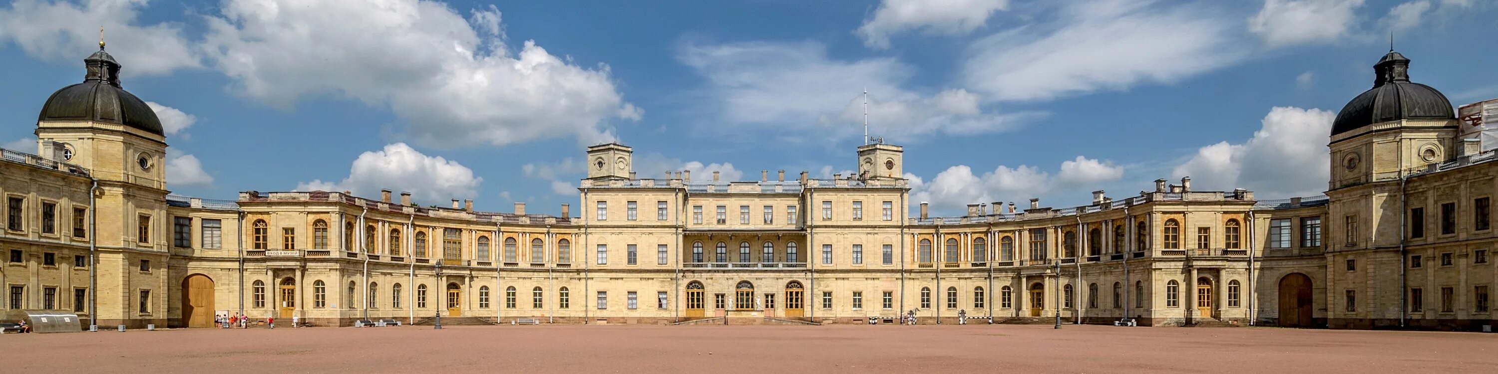 Гатчинский дворец фасад. Дворцово-парковый музей-заповедник гатчина. Антонио ринальди большой гатчинский дворец вид сверху. Гатчинский дворец панорама. В г.