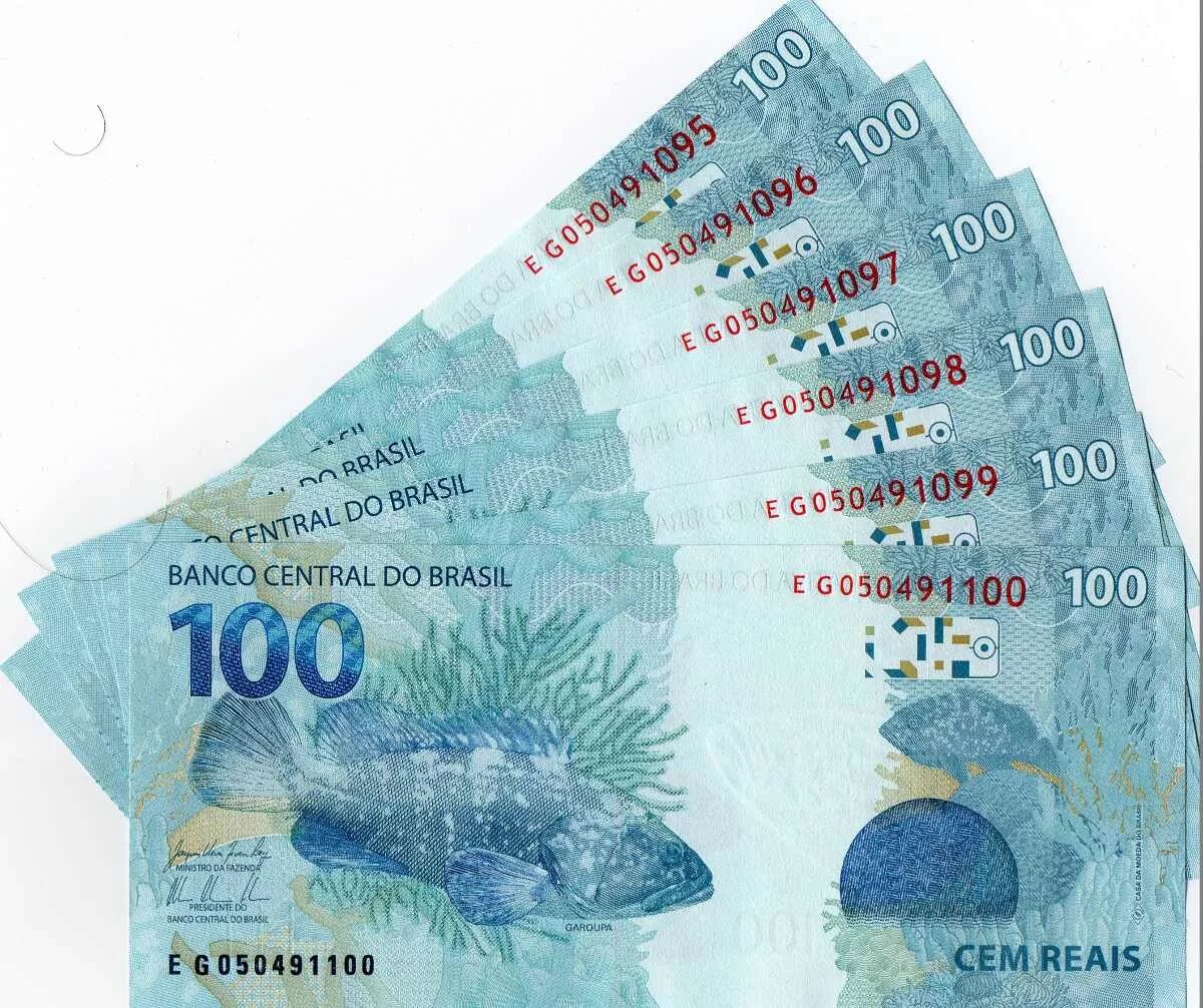 100 бразильских реалов в рублях. Бразильский реал значок. 100 бразильских реалов в рублях. 100 реалов. Бразилия реал купюры.