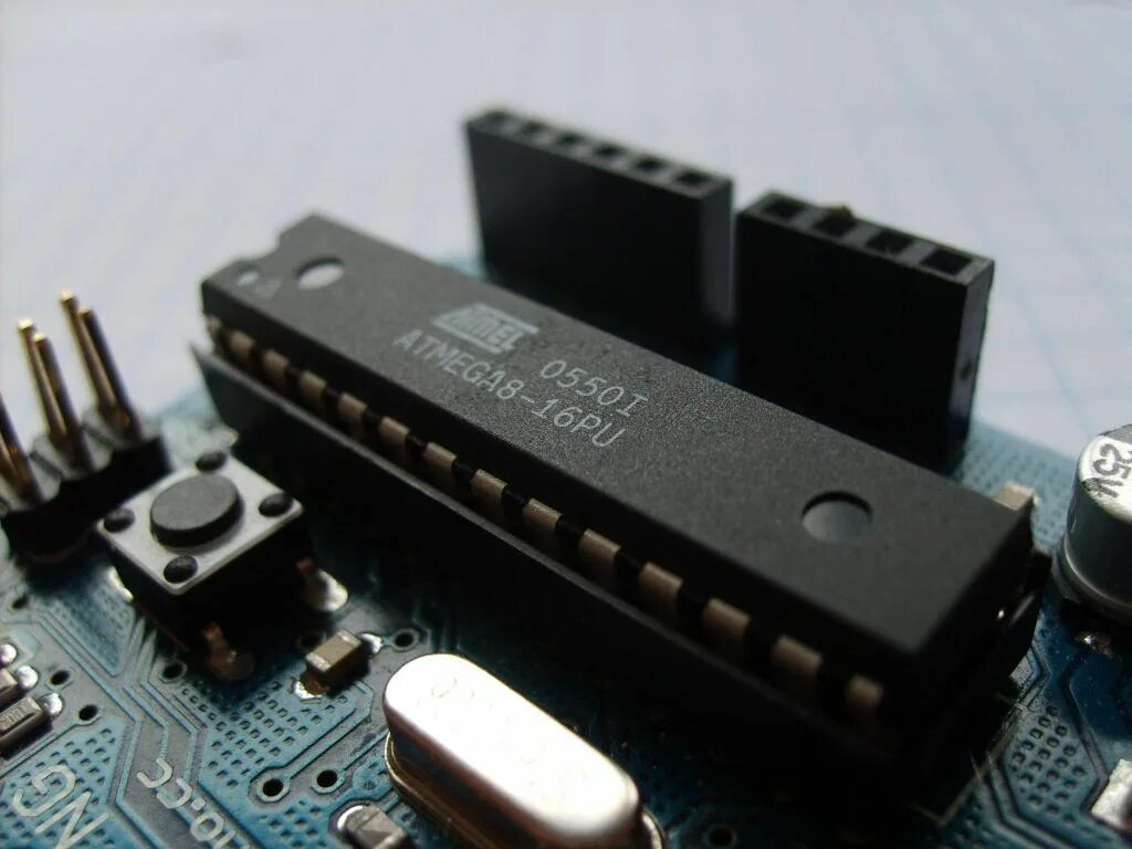 Atmel avr. Микроконтроллер atmel avr. avr atmega8. микроконтроллер атмега 8. контроллер atmel 32.