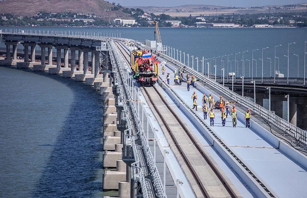 Железнодорожный крымский мост. Крымский Железнодорожный мост. Крымский мост ЖД. Керченский мост железная дорога. Крымский железнодорожно-автомобильный мост.