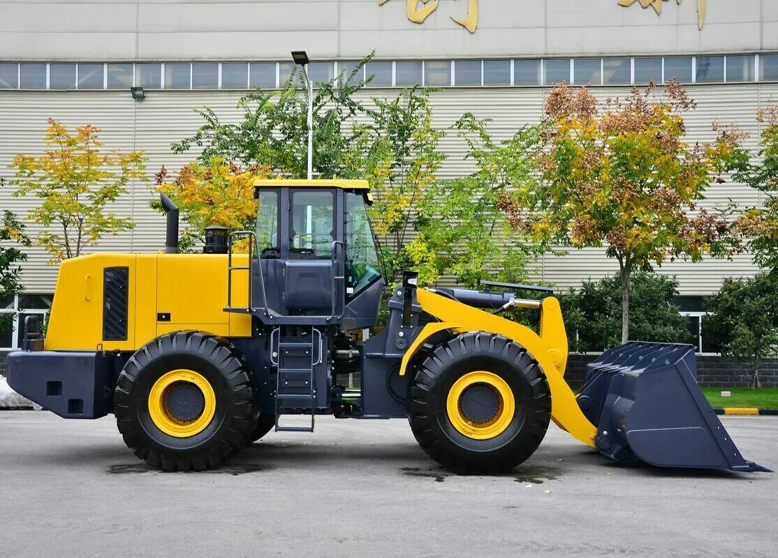 Xcmg новый. Кран xcmg 25 тонн. Автокран xcmg 70 тонн. Задняя подвеска автокрана xcmg 70 тонн. Xcmg новый.