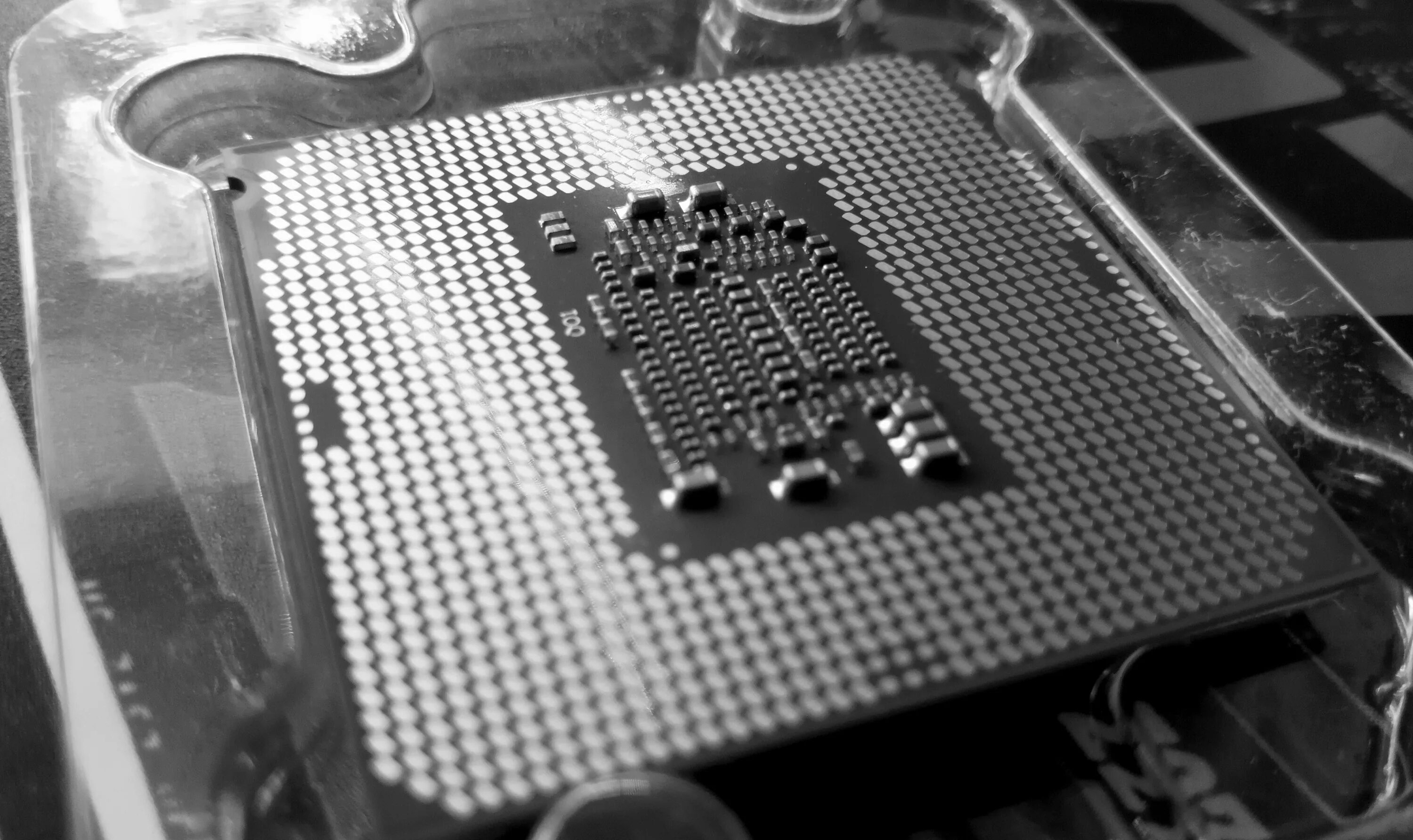 Intel core i 7 7 700. I7 7700k. intel core i3-8100. интегрированный процессор. процессор с интегрированным хабом.