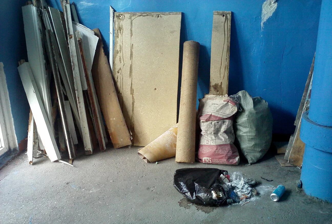 Шумные и угрожающие выходки. Помойка шумные и угрожающие. Шумные и угрожающие выходки альбомы. Помойка шумные и угрожающие. Шумные и угрожающие выходки мерч.