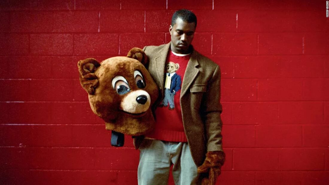 The College Dropout Канье Уэст. Kanye West 2004. Kanye West Bear. Kanye West big Jacket.