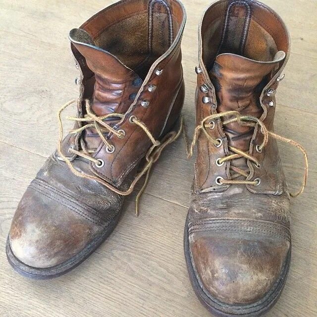 Старые ботинки. Ред вингс старые ботинки. red wing shoes сапоги. рэд винг ботинки старые. wolverine 1000 mile old.