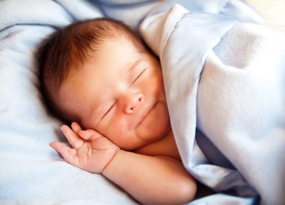 К чему снится новорожденный ребенок во сне. Новорожденные дети. Спящие малыши. Новорожденный малыш. Фото младенца.