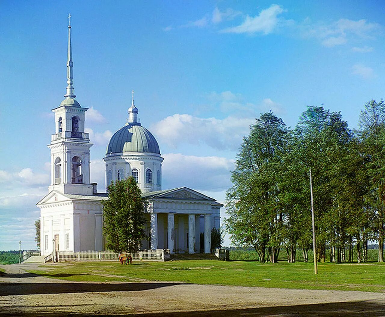 Петропавловская церковь лодейное поле. Храм в лодейном поле. Храм в лодейном поле. Храм в лодейном поле. Храм паруса лодейное поле.
