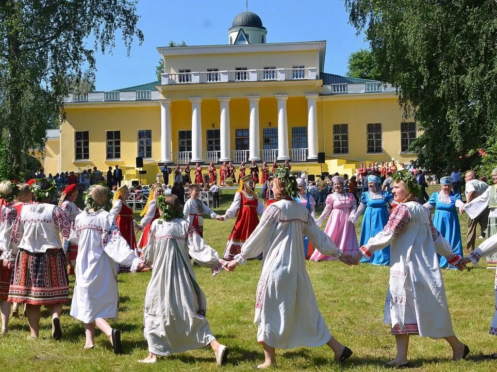 Овстуг Брянск усадьба праздник. Усадьба Тютчева в Брянской области в Овстуге. Праздник день Тютчева в Овстуге Брянской обл. Село Овстуг усадьба Тютчева. Сайт жуковского района брянской область