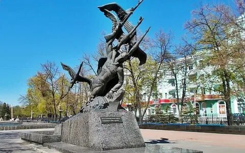 Памятники луганск