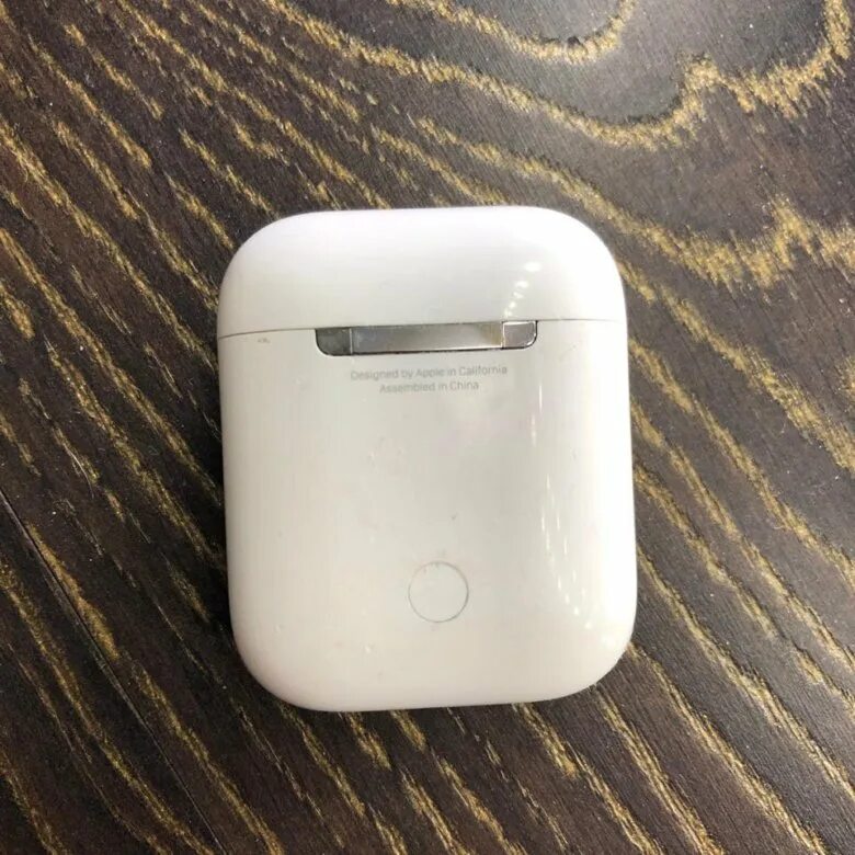 Airpods pro без кейса. Айрподсы 2 оригинал. Кейс аирподс 2. Кейс аирподс 2 оригинал. Кейс аирподс про оригинал.