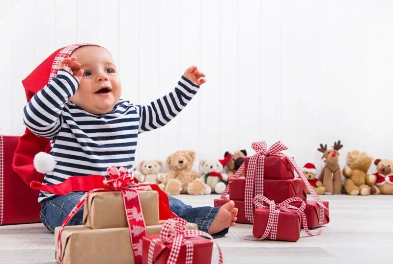 Подарки для детей. Игрушки для детей. Новогодние подарки для детей. Подарки малышам на новый год. Present toys