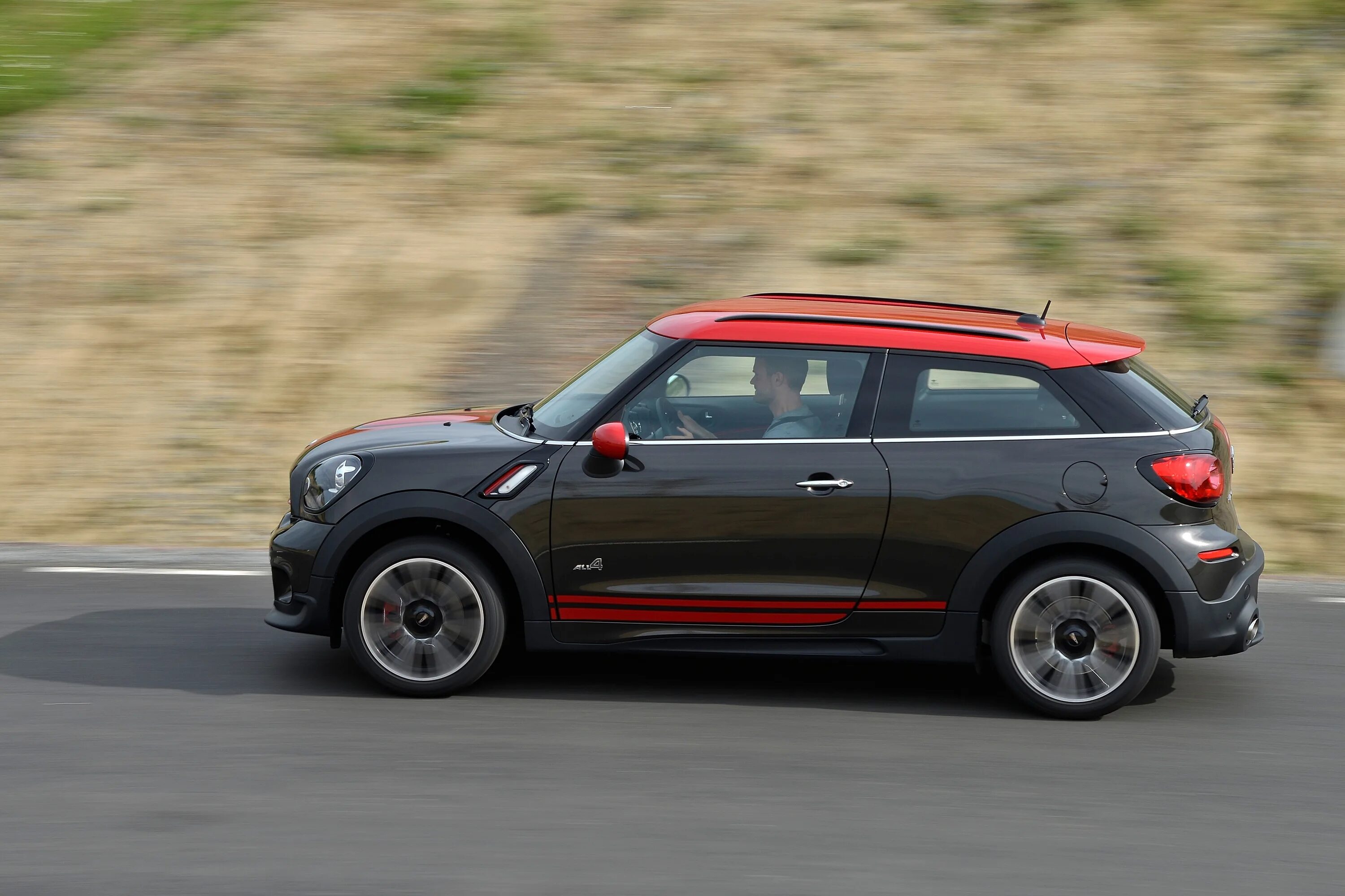 Mini Paceman 2019. Mini Paceman Essence. Кантримен и Пейсмен. Mini Paceman JCW John Cooper works i черный.