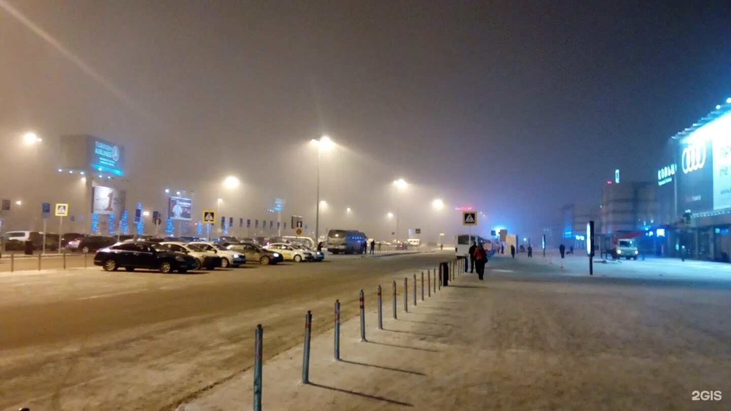 Ночной кольцово. Свердловск аэропорт кольцово. Аэропорт кольцово ночью. Аэропорт екатеринбург ночью. С аэропорт аэропорт екатеринбург.