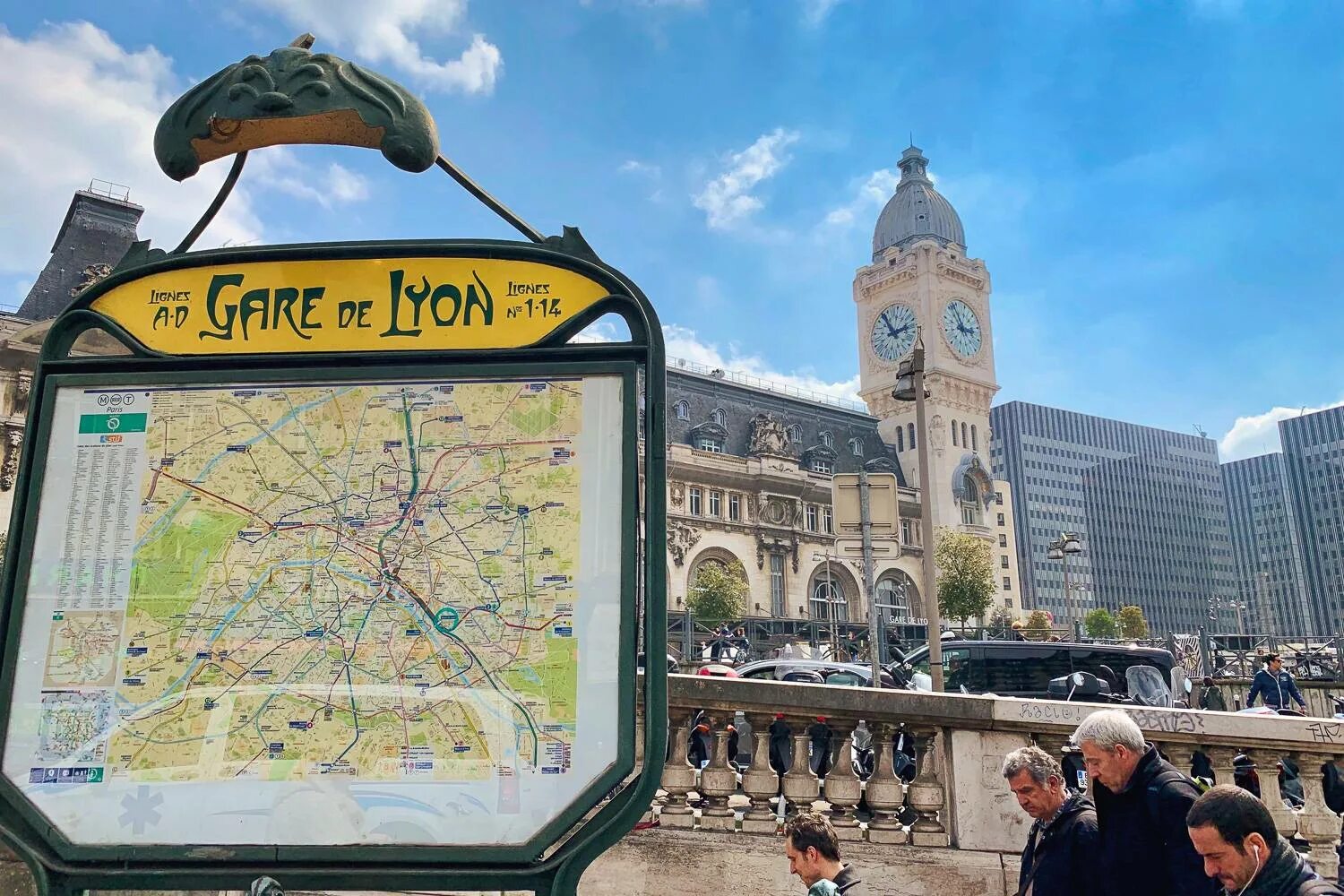 Париж gare de lyon. Лионский вокзал в париже. Вокзал gare de lyon. Лион, город во франции. Paris lyon.