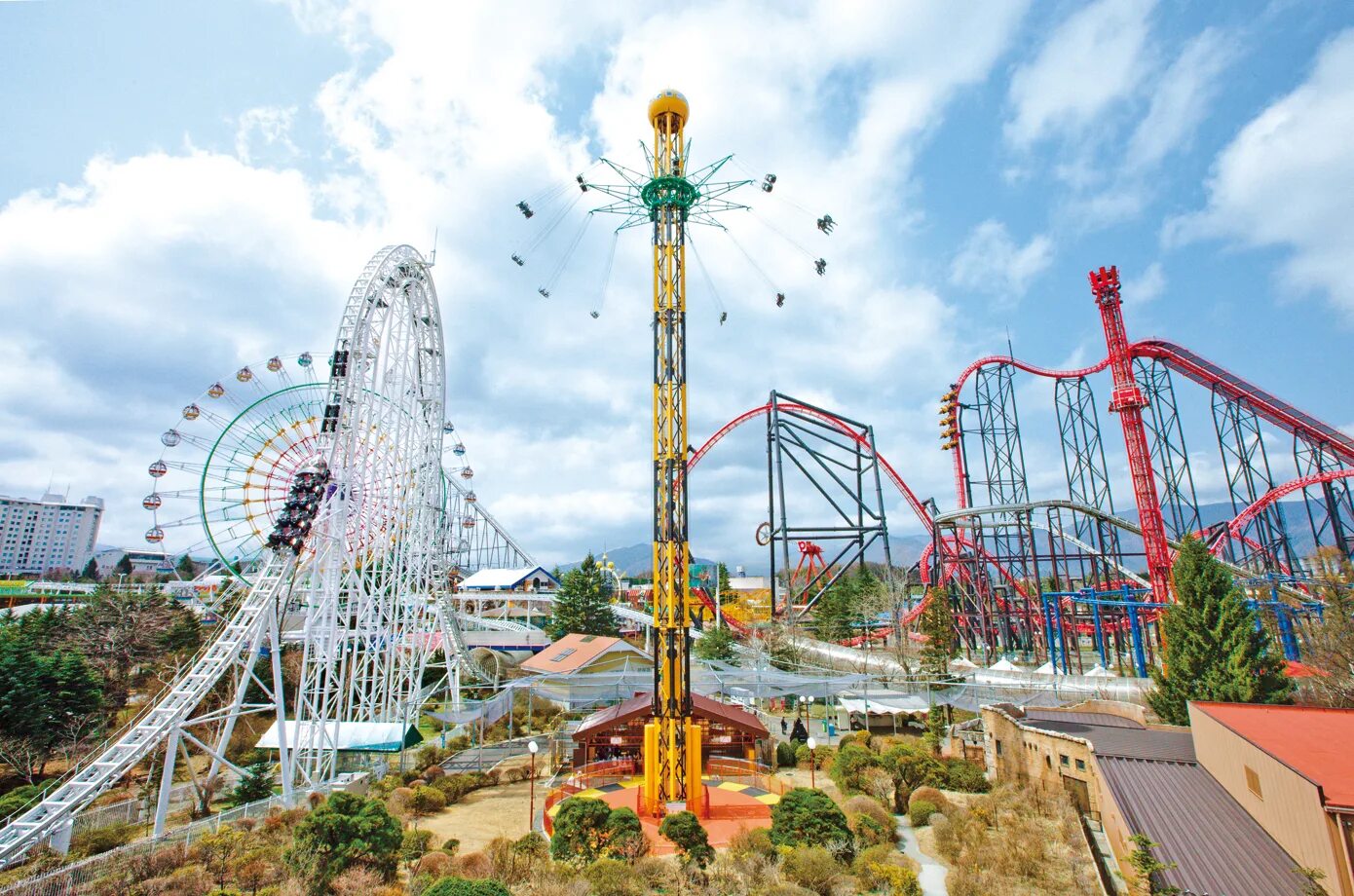 Развлечения в японии. Парк развлечений Fuji-q Highland. Фуджи Кью парк аттракционов в Японии. Япония американские горки Токио. Takabisha, парк Fuji-q Highland, Фудзиесида, Япония.