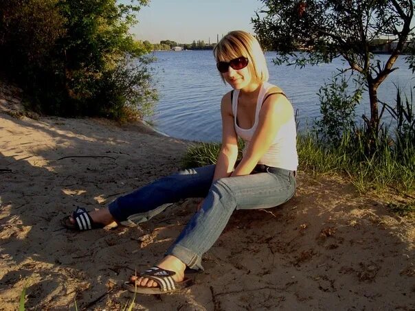 Кровати гусь хрустальный. Сауна ундина гусь хрустальный. Бра гусь хрустальный. Завод гусь хрустальный посуда. Двухуровневая кровать деревянная.