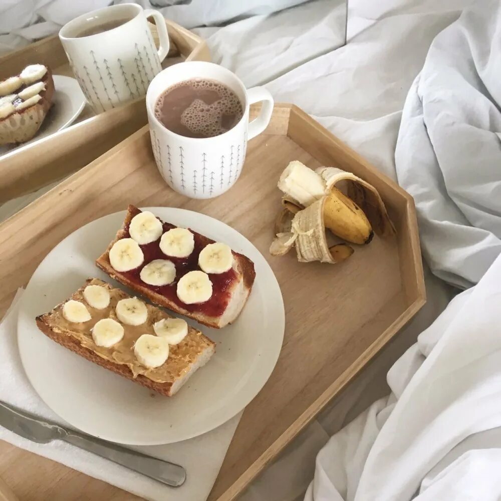 Завтрак эстетика. Завтрак эстетика. Естестетичный завтрак. Красивые эстетичные завтраки. Эстетичный завтрак.