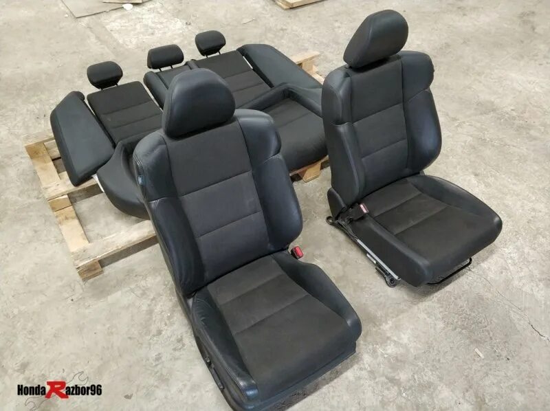 Honda accord 8 кресла. Сиденья honda accord 8. Салон аккорд 8 сиденья. Салон хонда аккорд 8 сиденья. Сидения accord 8.