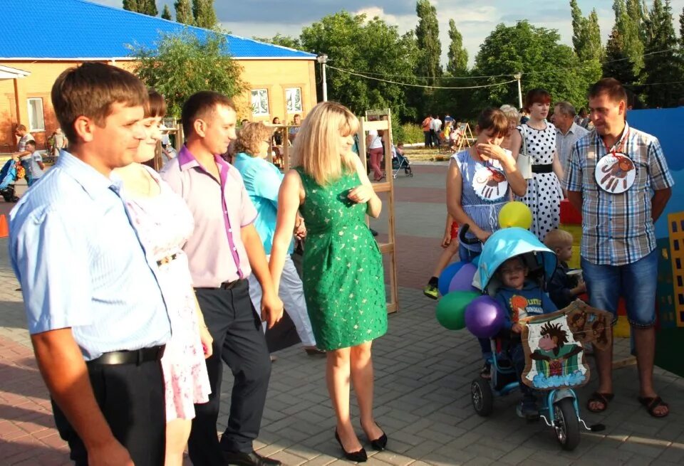 День усть донецкий. С днем поселка усть-донецкий. Усть-донецкий население. Усть-донецкий достопримечательности. Усть донецк ростовская область.