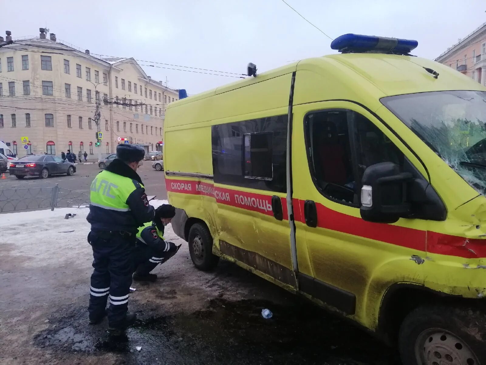 Скорая иванова телефон. Авария в Иваново со скорой помощью. Авария с участием скорой. ДТП со скорой в Ярославле вчера.