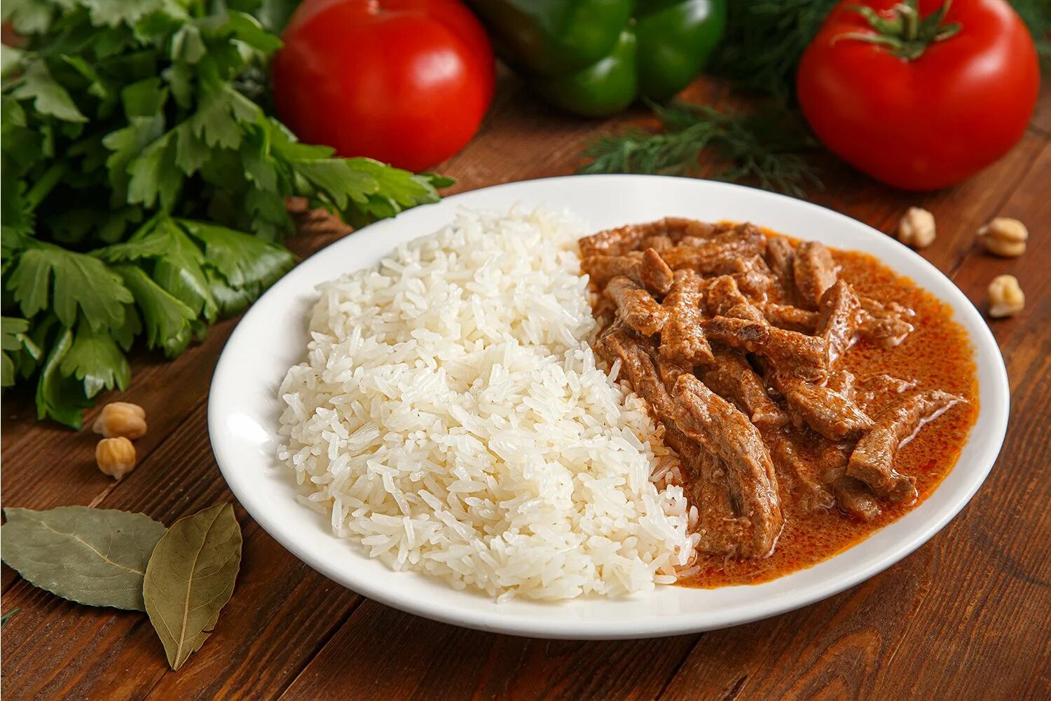 Жареный рис с курицей и овощами. Рис с овощами и печенью. Жареный рис с мясом. Жареный рис с морепродуктами. Рис с овощами и печенью.