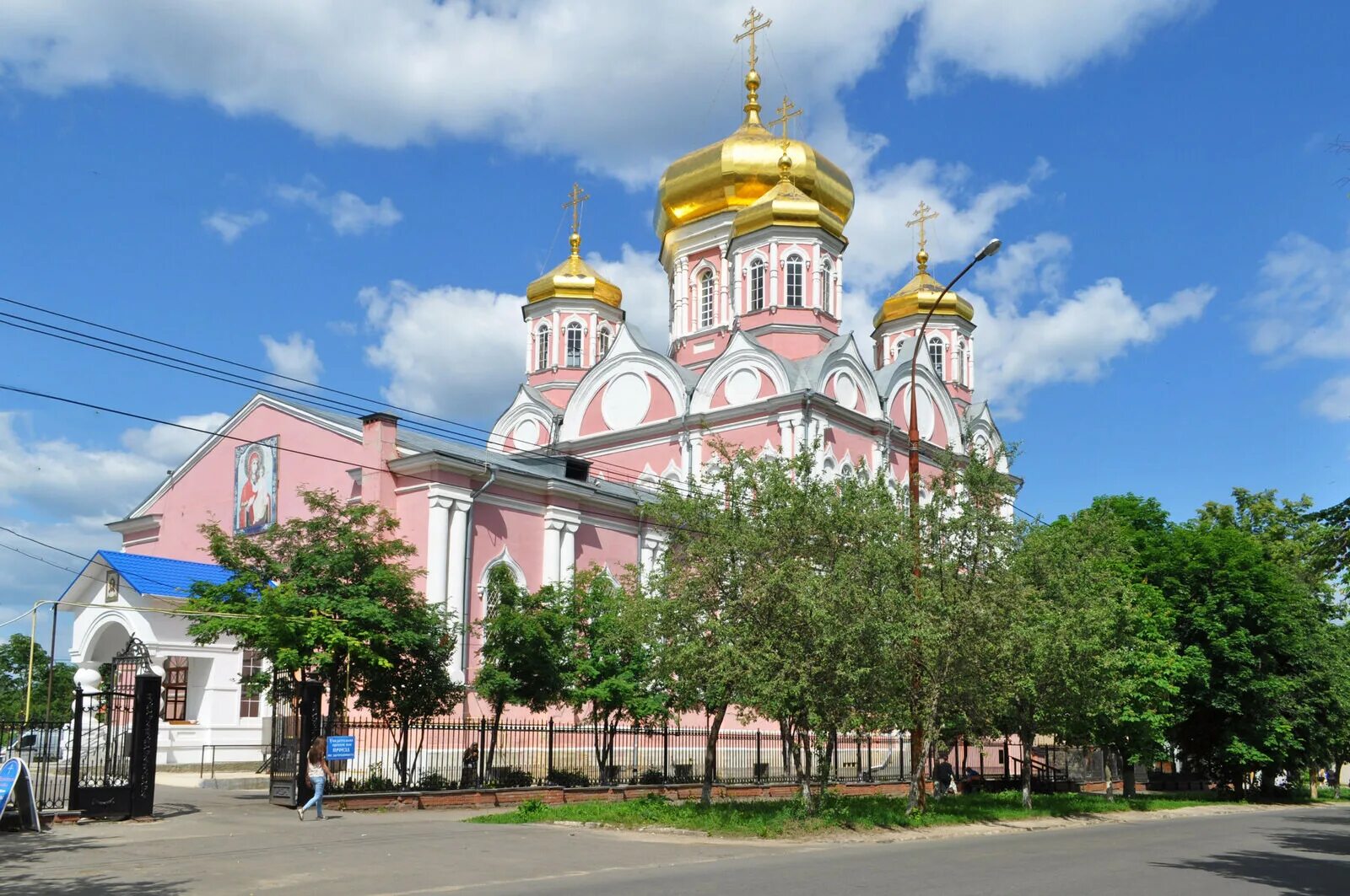 Орел работа церковь. Храм смоленской иконы орел. храм смоленской божьей матери город орел. храм орел нормандия неман. храм орловской области смоленской иконы божией матери.