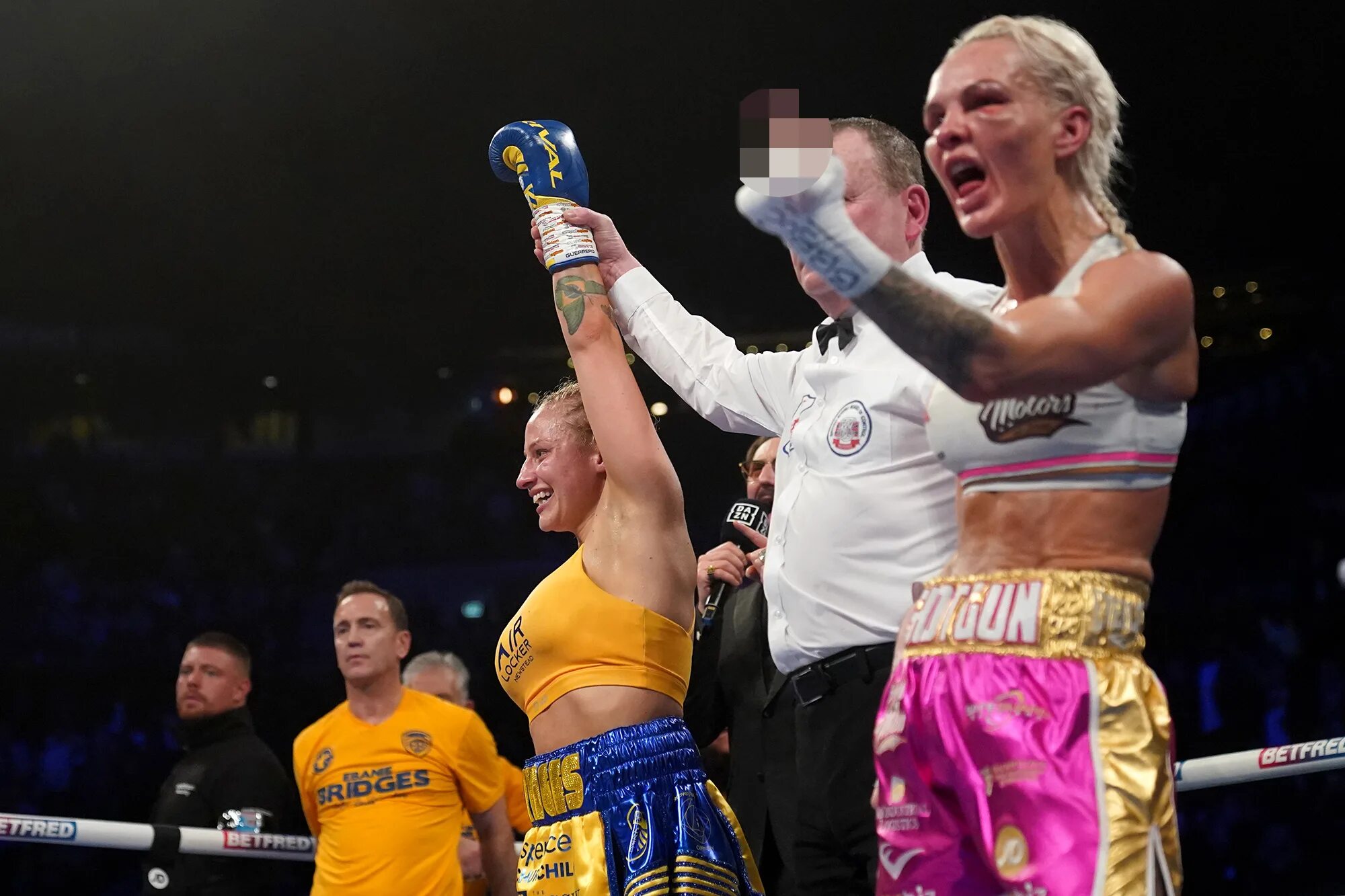 Bridge boxing. Шеннон о&#039;коннелл. шеннон о коннелл боксерша. ebanie bridges.