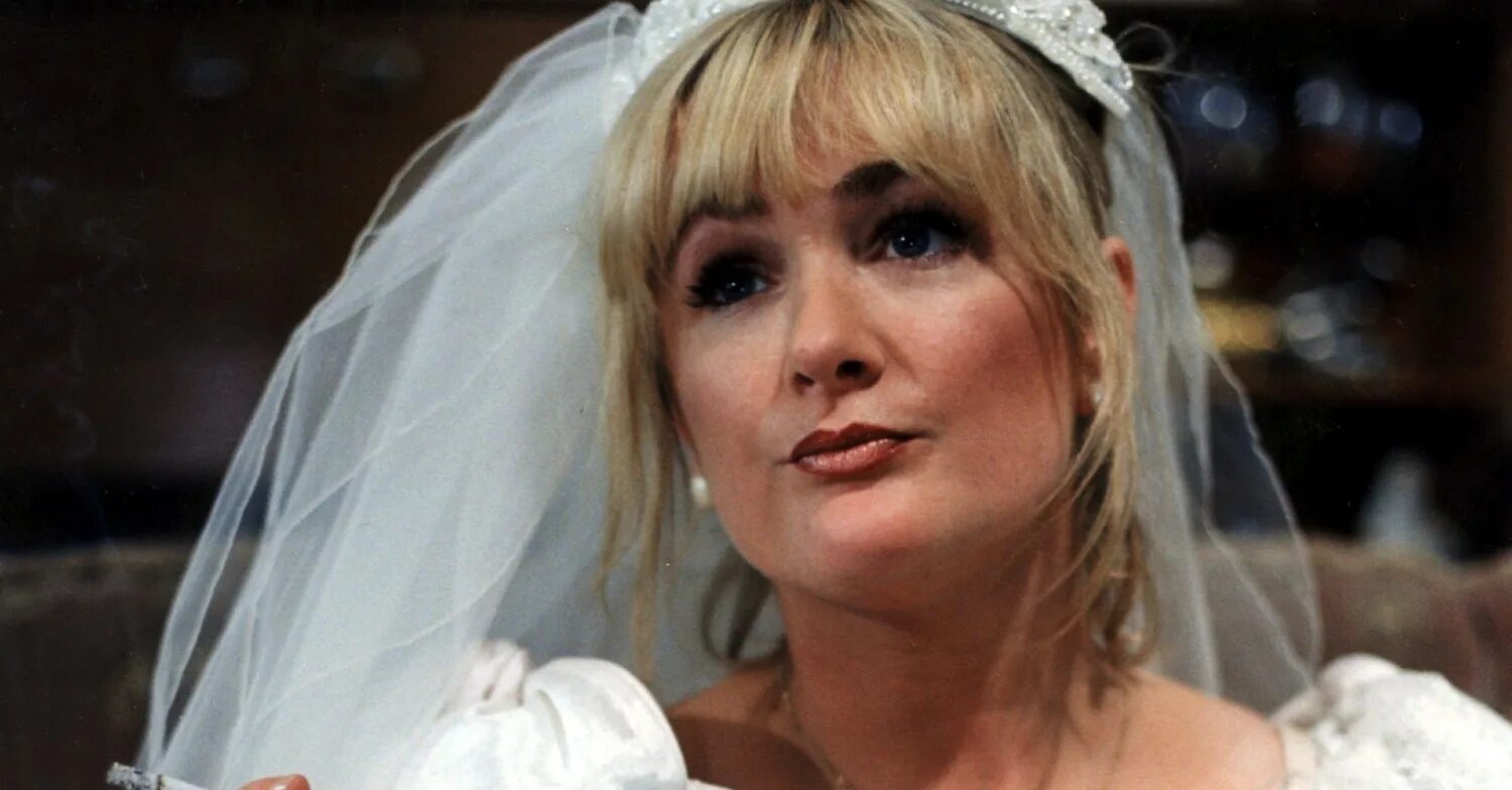 Caroline laurie filmography. Caroline laurie. Кэролайн ахерн. Кэролайн лори волосатая. Кэролайн гудолл.