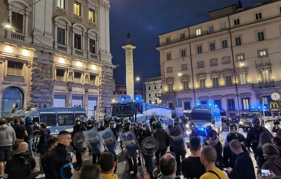 2 события в риме. Протест в риме 2003. протесты в риме. новости рим. что сейчас в риме происходит.