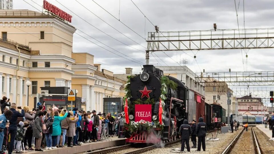 15 идей подарков на Новый год: от шоколада ручной работы до поездки на ретропоез